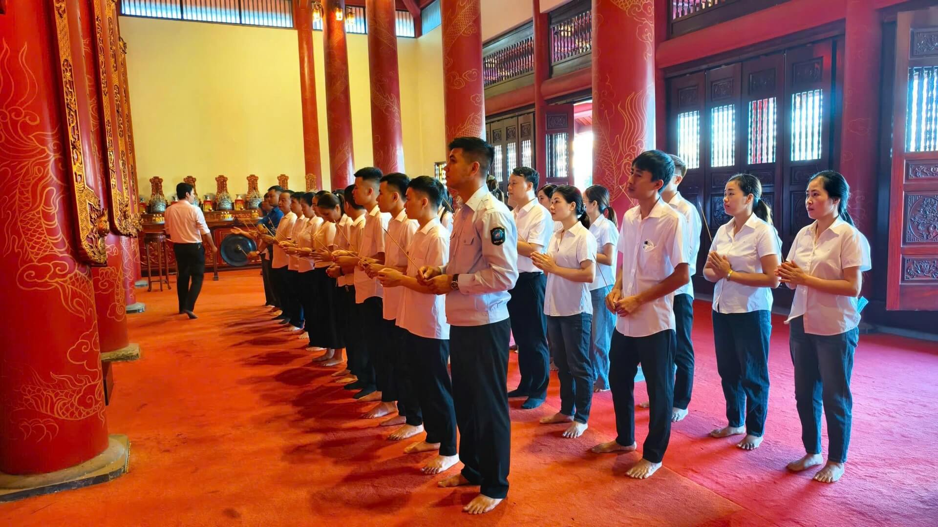 TCT May 10 tri ân thế hệ tiền nhân qua các hoạt động đền ơn đáp nghĩa