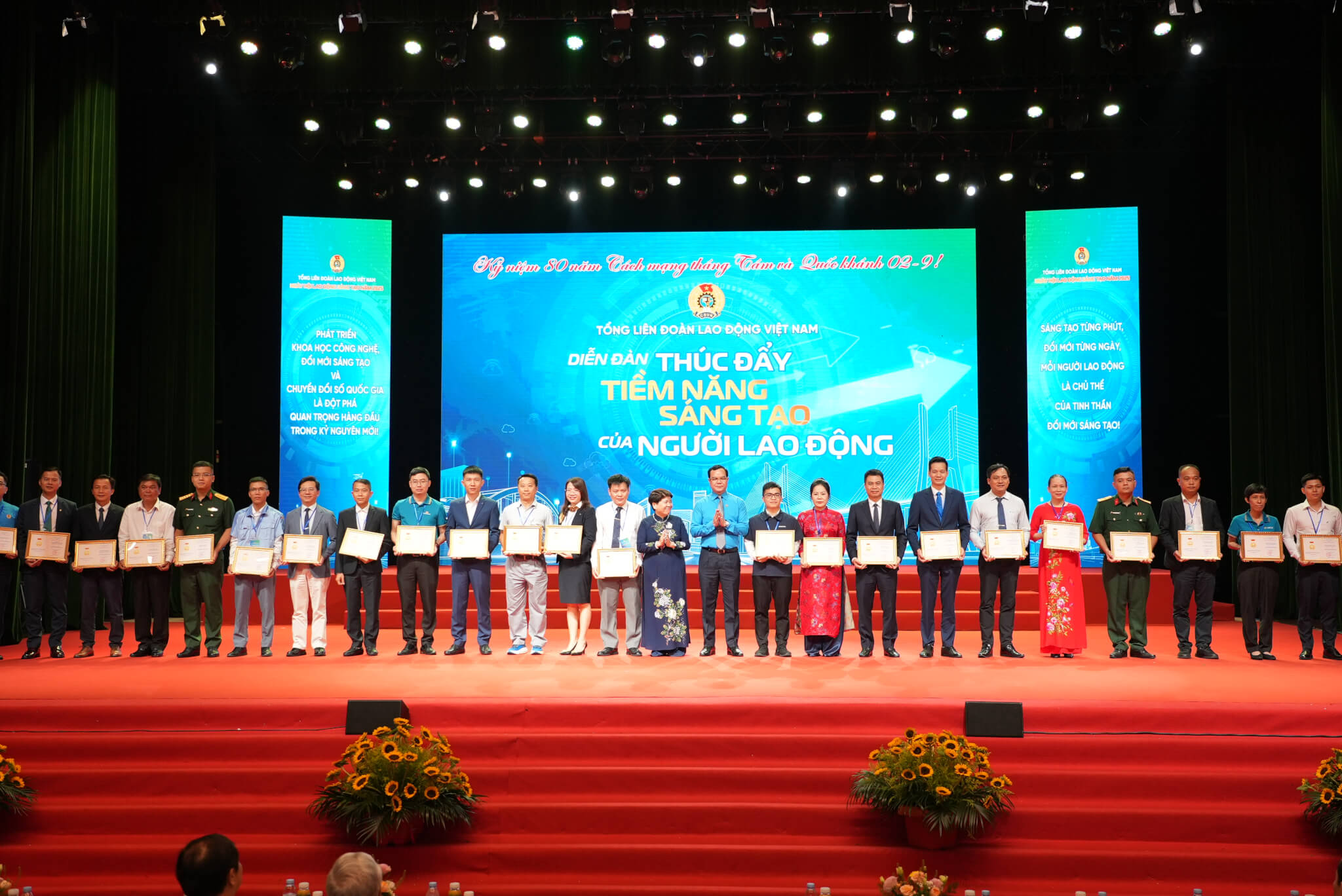 May 10 ghi dấu ấn tại Ngày hội Lao động sáng tạo 2025