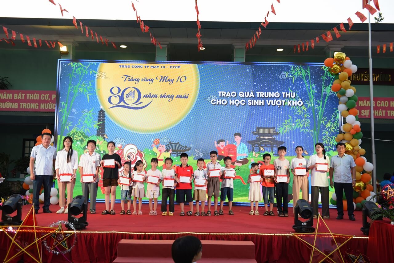 May 10 trăng vàng 80 năm – Dệt ước mơ tuổi thơ