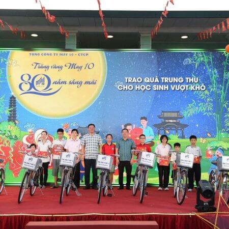 May 10 trăng vàng 80 năm – Dệt ước mơ tuổi thơ
