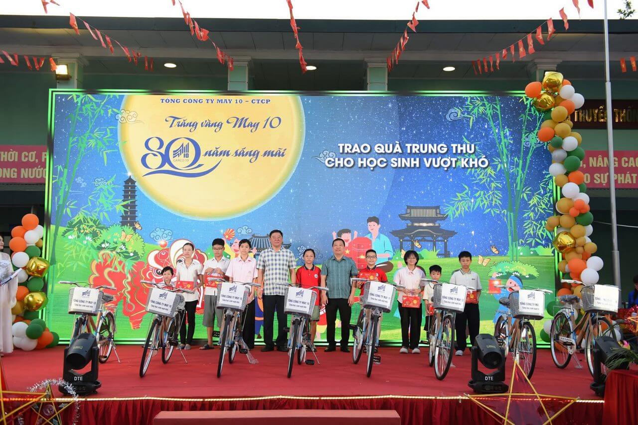 May 10 trăng vàng 80 năm – Dệt ước mơ tuổi thơ