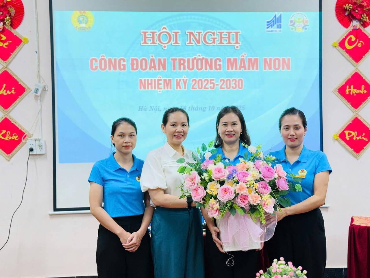 MAY 10: SỨC SỐNG DÂN CHỦ TRƯỚC THỀM ĐẠI HỘI LỚN (Toàn hệ thống Công đoàn May 10 hoàn tất Đại hội cấp đơn vị, giai đoạn 2025 – 2030)