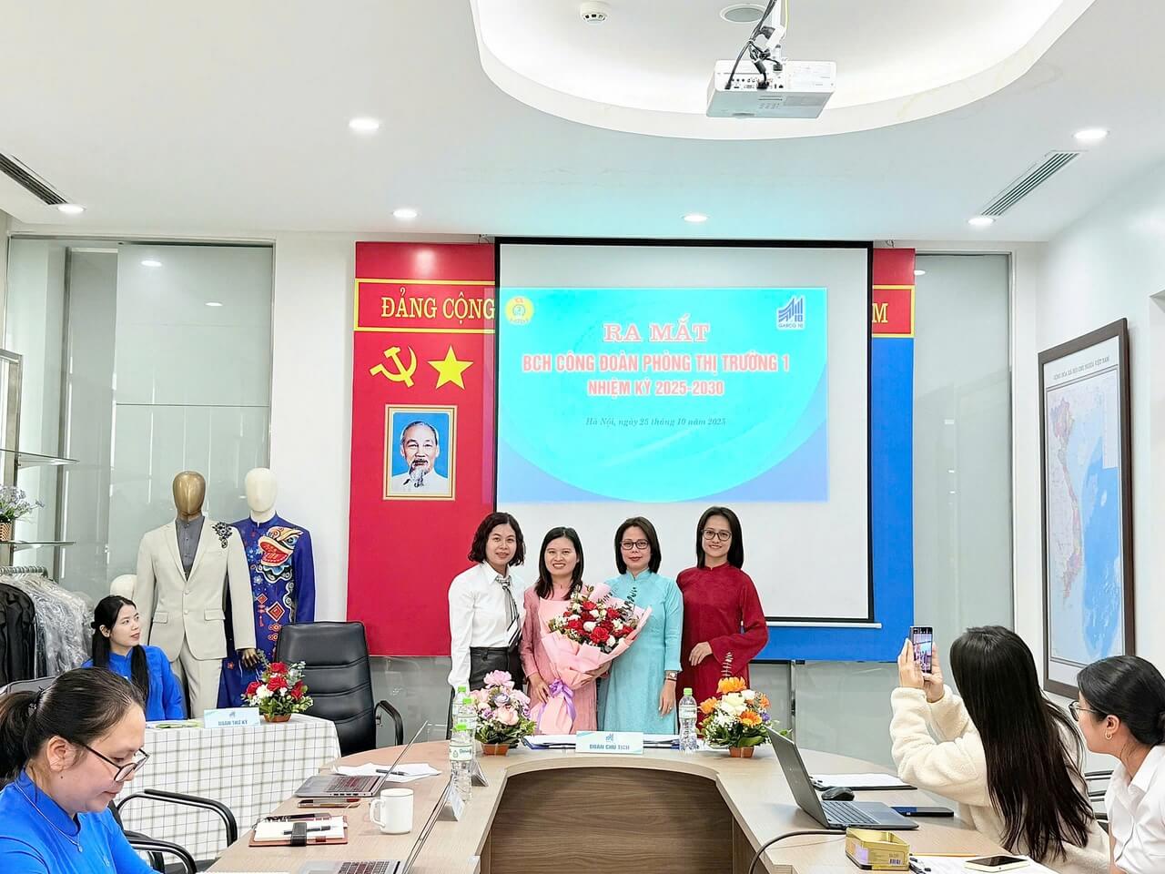 MAY 10: SỨC SỐNG DÂN CHỦ TRƯỚC THỀM ĐẠI HỘI LỚN (Toàn hệ thống Công đoàn May 10 hoàn tất Đại hội cấp đơn vị, giai đoạn 2025 – 2030)