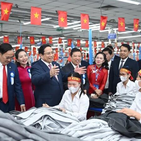 Kỷ niệm 80 năm thành lập May 10 (1946-2026) và đón nhận Huân chương Lao động hạng Nhất