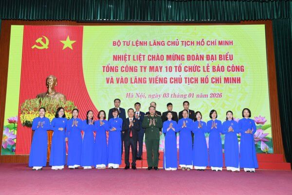 Tổng Công ty May 10 – Tự hào truyền thống Báo công dâng Bác