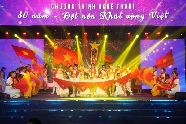 80 năm – Dệt nên khát vọng Việt