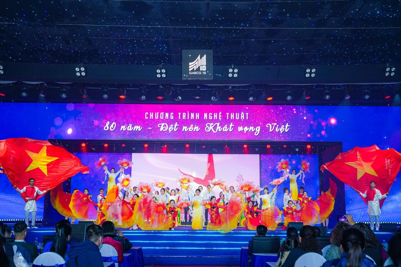 CHƯƠNG TRÌNH NGHỆ THUẬT ĐẶC BIỆT “MAY 10 – 80 NĂM DỆT NÊN KHÁT VỌNG VIỆT”