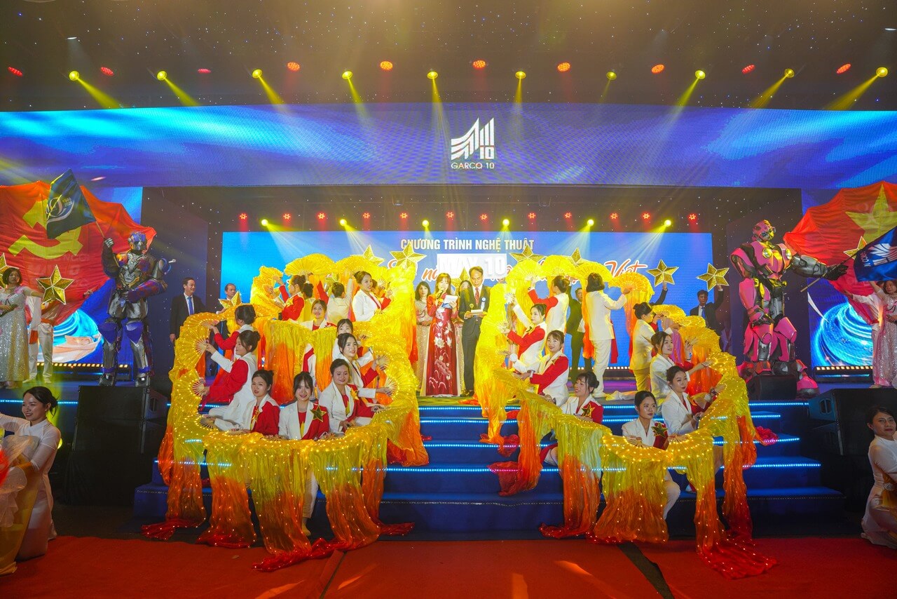 CHƯƠNG TRÌNH NGHỆ THUẬT ĐẶC BIỆT “MAY 10 – 80 NĂM DỆT NÊN KHÁT VỌNG VIỆT”