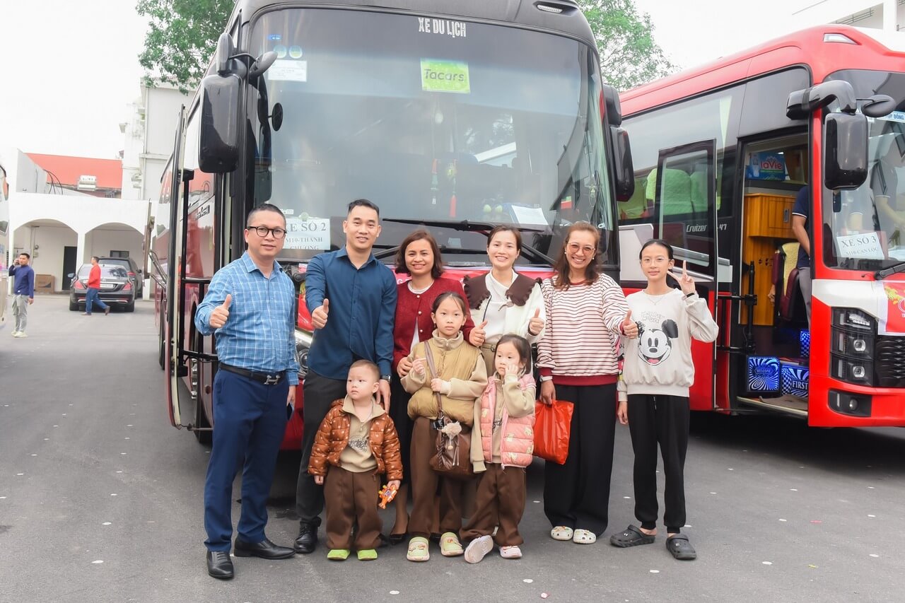 Chuyến xe nghĩa tình: Hành trình của yêu thương và đoàn viên