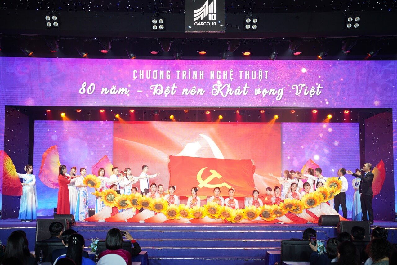 CHƯƠNG TRÌNH NGHỆ THUẬT ĐẶC BIỆT “MAY 10 – 80 NĂM DỆT NÊN KHÁT VỌNG VIỆT”