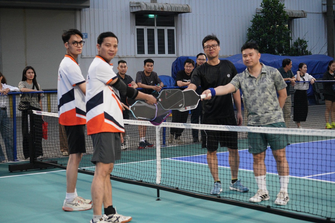 KHAI MẠC GIẢI PICKLEBALL MAY 10 LẦN THỨ I – KHỞI ĐỘNG SÂN CHƠI NĂNG ĐỘNG, KẾT NỐI TINH THẦN ĐOÀN KẾT