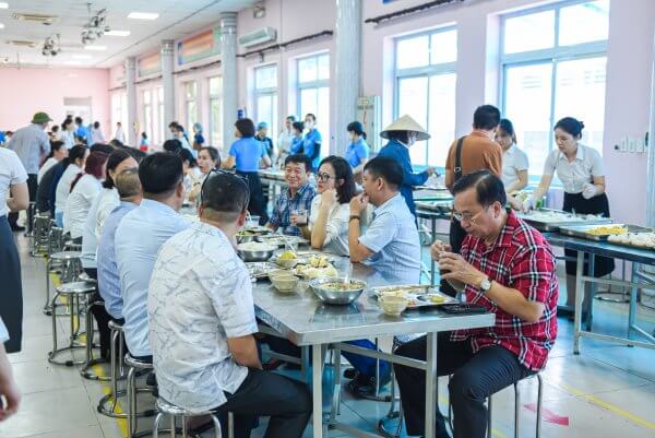 Bữa cơm công đoàn May 10 – Gắn kết yêu thương trong tháng công nhân năm 2026