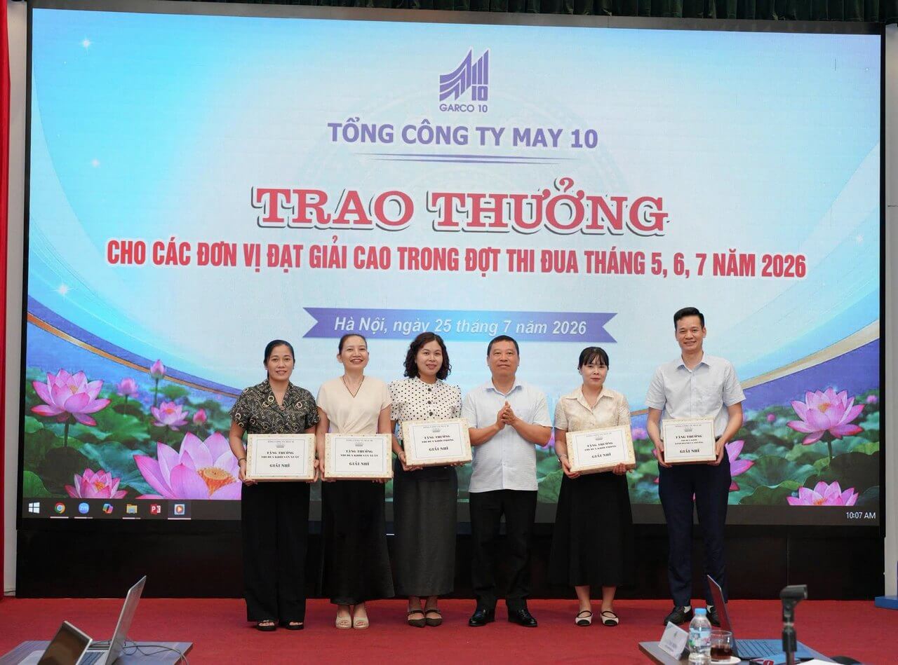 BỨT PHÁ PHONG TRÀO THI ĐUA VINH DANH NHỮNG “ĐIỂM SÁNG” MAY 10