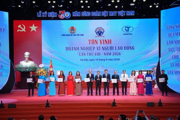May 10 gặt hái nhiều thành tích tại lễ kỷ niệm 30 năm thành lập công đoàn Dệt May Việt Nam