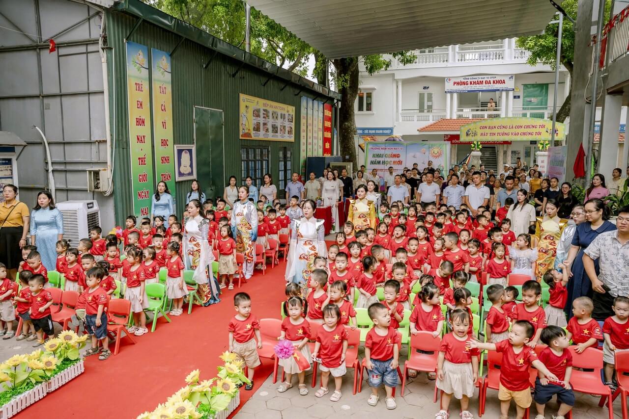 MẦM XANH DƯỚI MÁI NHÀ CHUNG MAY 10 NĂM HỌC MỚI, KHÁT VỌNG MỚI!