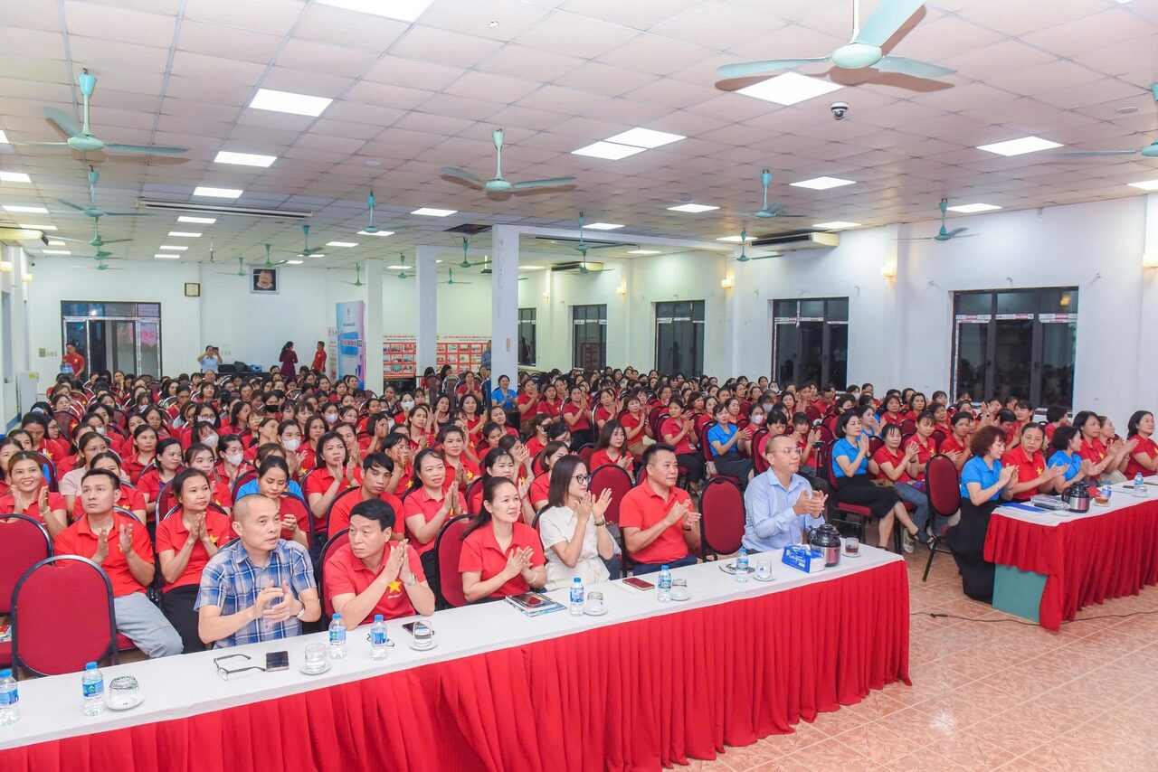 MAY 10 TỔ CHỨC NÓI CHUYỆN CHUYÊN ĐỀ “PHỤ NỮ HIỆN ĐẠI – CÂN BẰNG ĐỂ HẠNH PHÚC, BẢN LĨNH ĐỂ TỎA SÁNG”